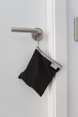 flat pouch (black olive)