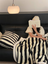 Retro stripe microfiber lamb fleece blanket - 100x150cm - Black