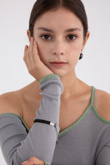 ニッティングウィズドロップチェーンバングルブレスレット/Knitting with drop chain bangle bracelet (Black)
